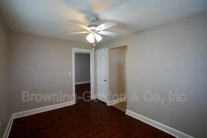 2106 Eastwood Ave - Photo 6 of 17