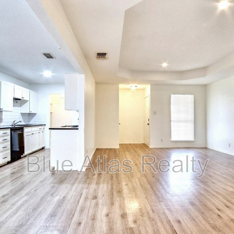 1817 San Rafael Street - Photo 5 of 24