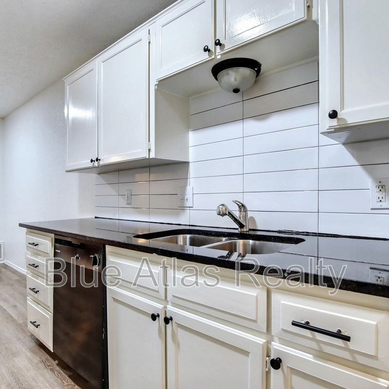 1817 San Rafael Street - Photo 6 of 24