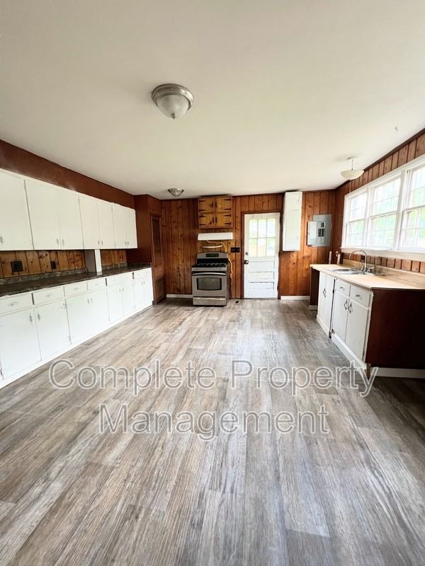 7330 1st Ave S - Photo 4 of 15