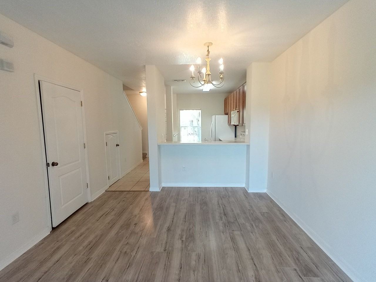 764 Chelsea Dr - Photo 5 of 13