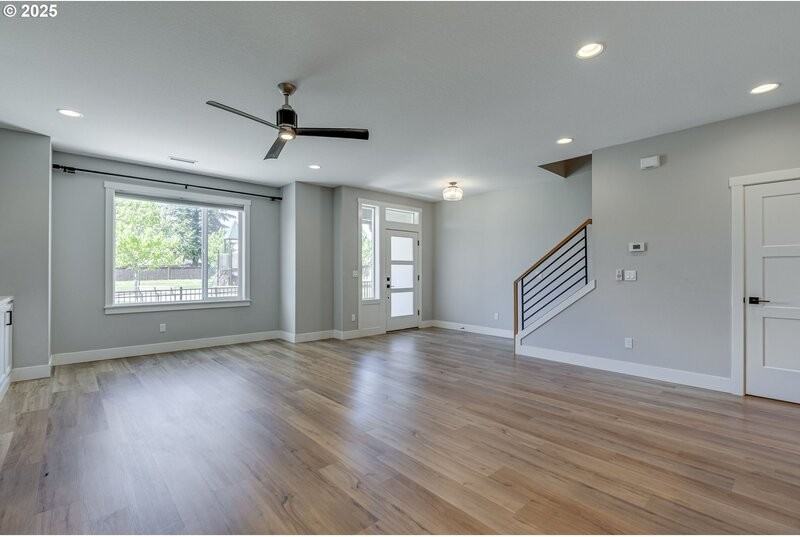 10902 Ne 119th Pl - Photo 2 of 25