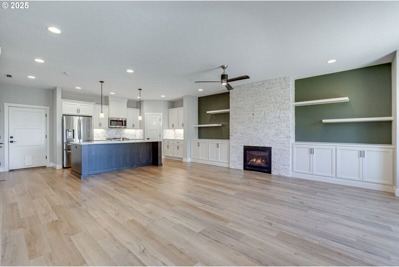 10902 Ne 119th Pl - Photo 3 of 25