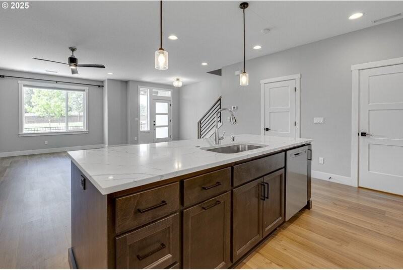 10902 Ne 119th Pl - Photo 5 of 25