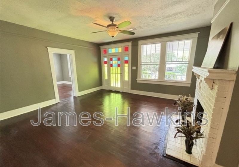 2232 Saint Charles Ave - Photo 2 of 10