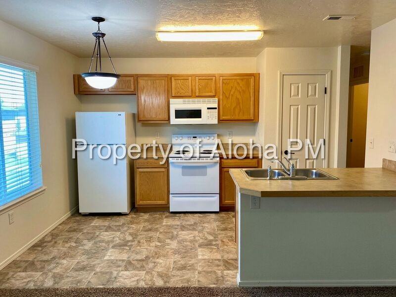 1053 W Pine Ave #4 - Photo 4 of 16