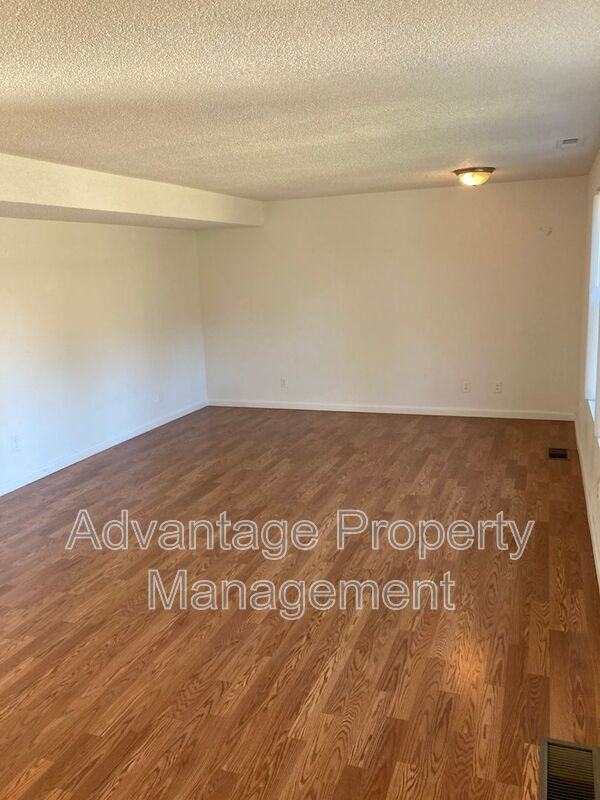 25098 Pleasant Hill Dr - Photo 2 of 18