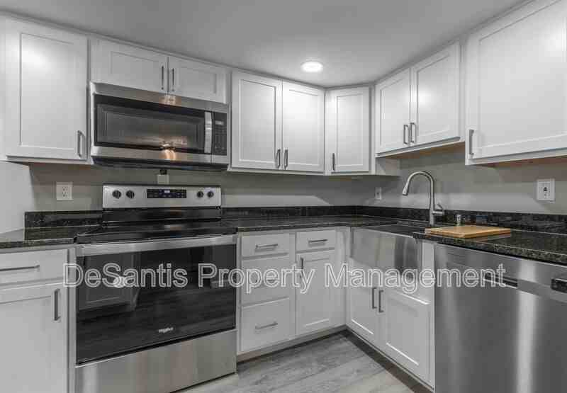 2213 Aurora Dr - Photo 3 of 20