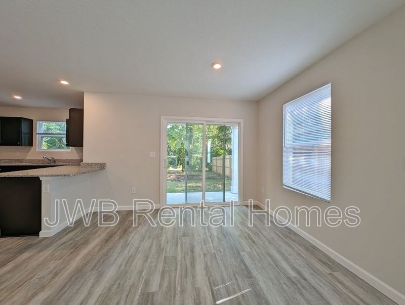 835 Oakley Street - Photo 3 of 8