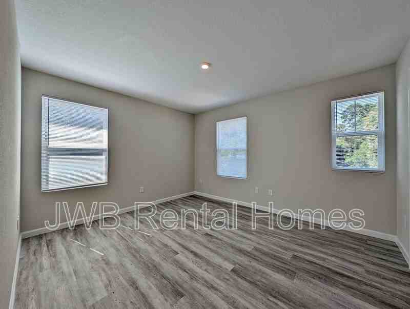 835 Oakley Street - Photo 5 of 8