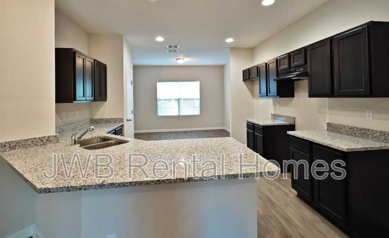 13638 Hollings St - Photo 3 of 9