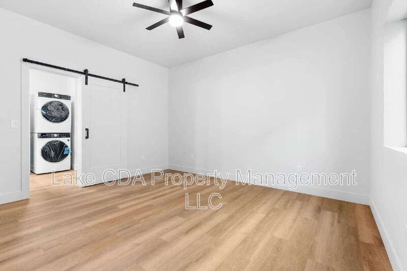 948 N 5th St - Photo 3 of 8