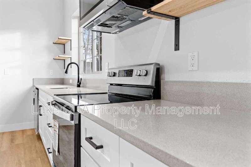 948 N 5th St - Photo 2 of 8