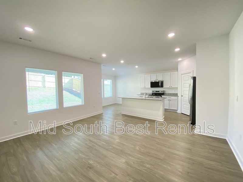 8402 Oxford Valley Dr - Photo 2 of 14