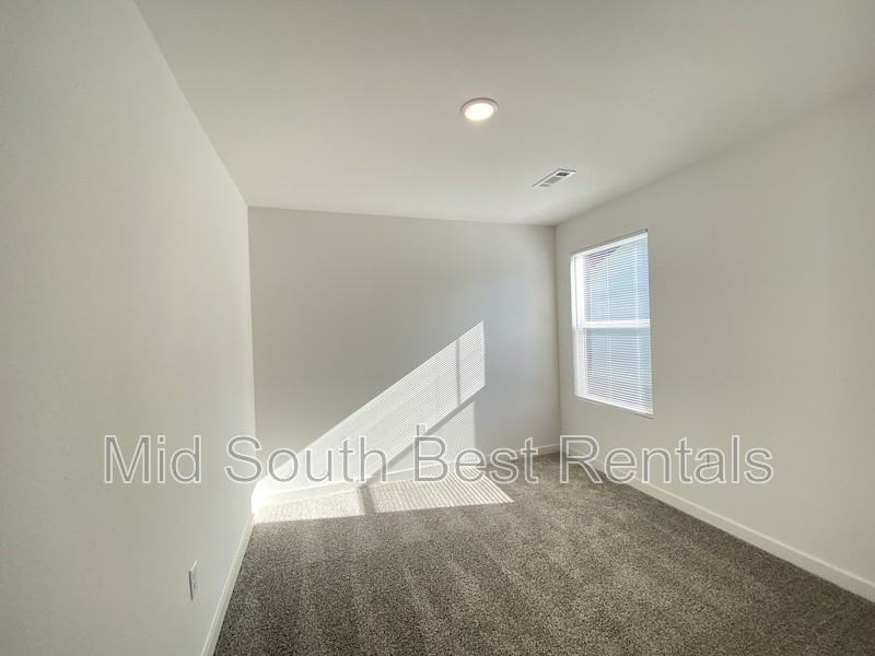 8402 Oxford Valley Dr - Photo 4 of 14