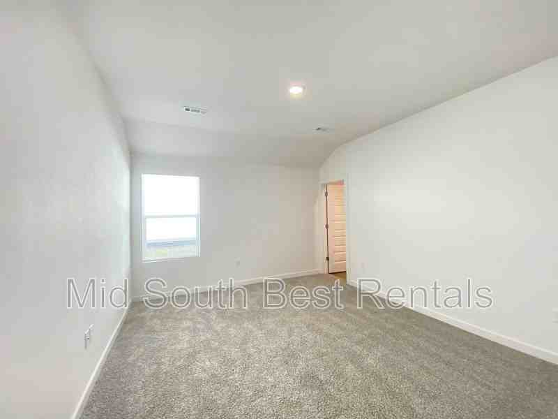 8402 Oxford Valley Dr - Photo 6 of 14