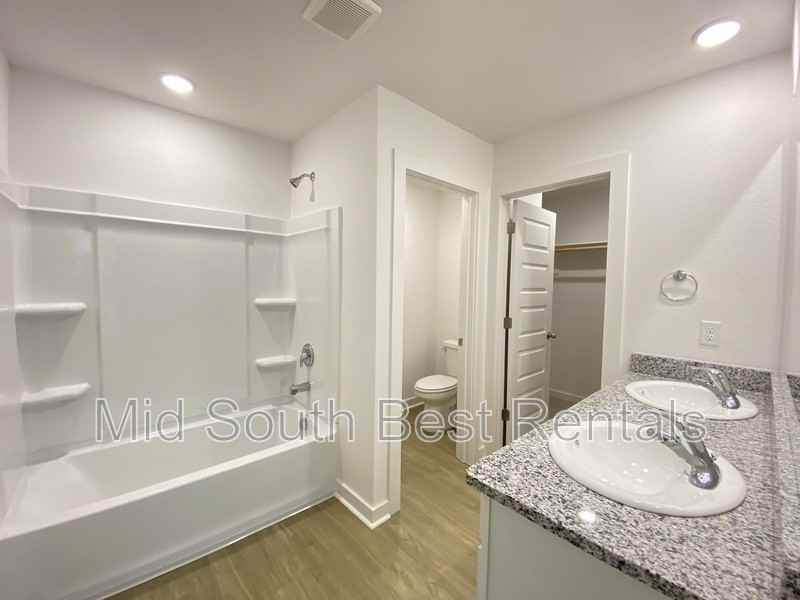 8402 Oxford Valley Dr - Photo 7 of 14