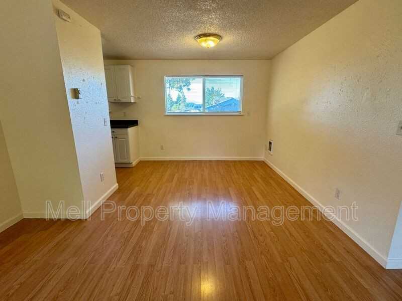 1707 Mason Street #A - Photo 3 of 9