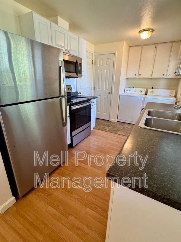 1707 Mason Street #A - Photo 4 of 9