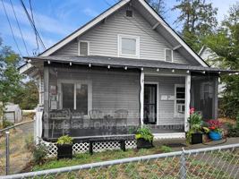 featured image of 1719 N Elm St #B