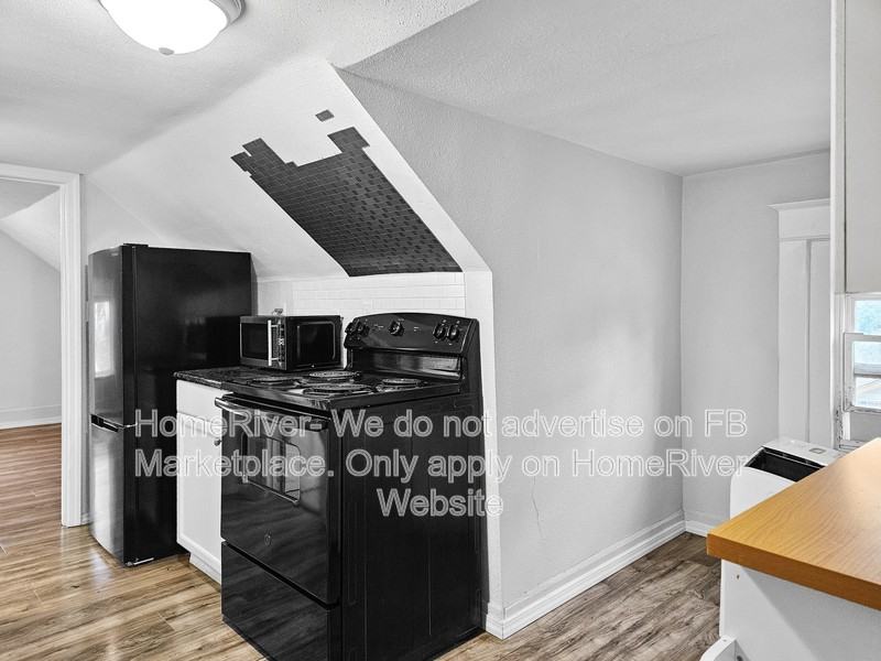 1719 N Elm St #B - Photo 5 of 19