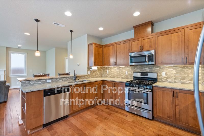20317 Sw Gracie St - Photo 5 of 33