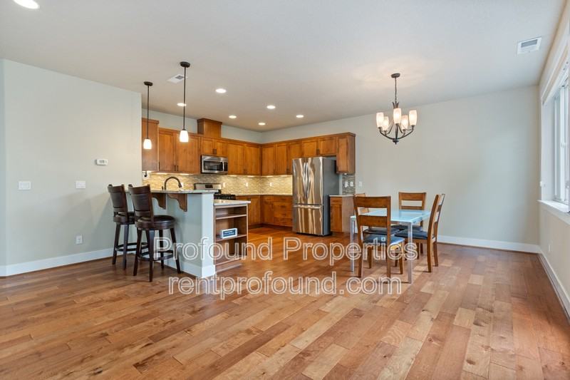 20317 Sw Gracie St - Photo 7 of 33