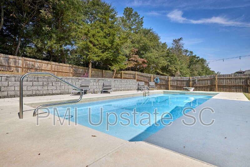 1039 Blythwood Dr - Photo 2 of 26