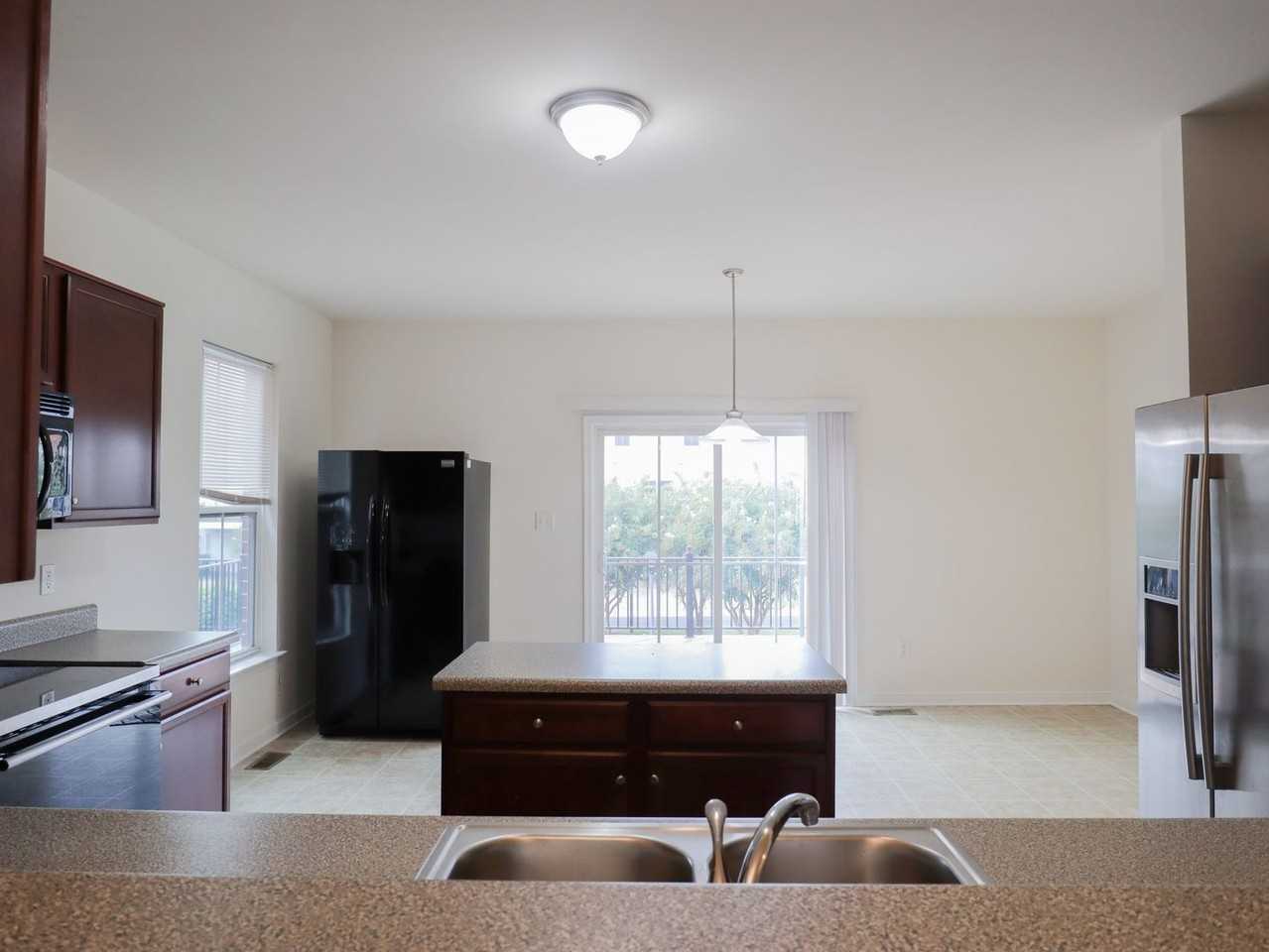 1721 W Cary St - Photo 7 of 28