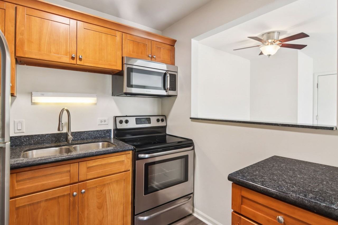 Georgian Court Apartments - Photo 4 of 15