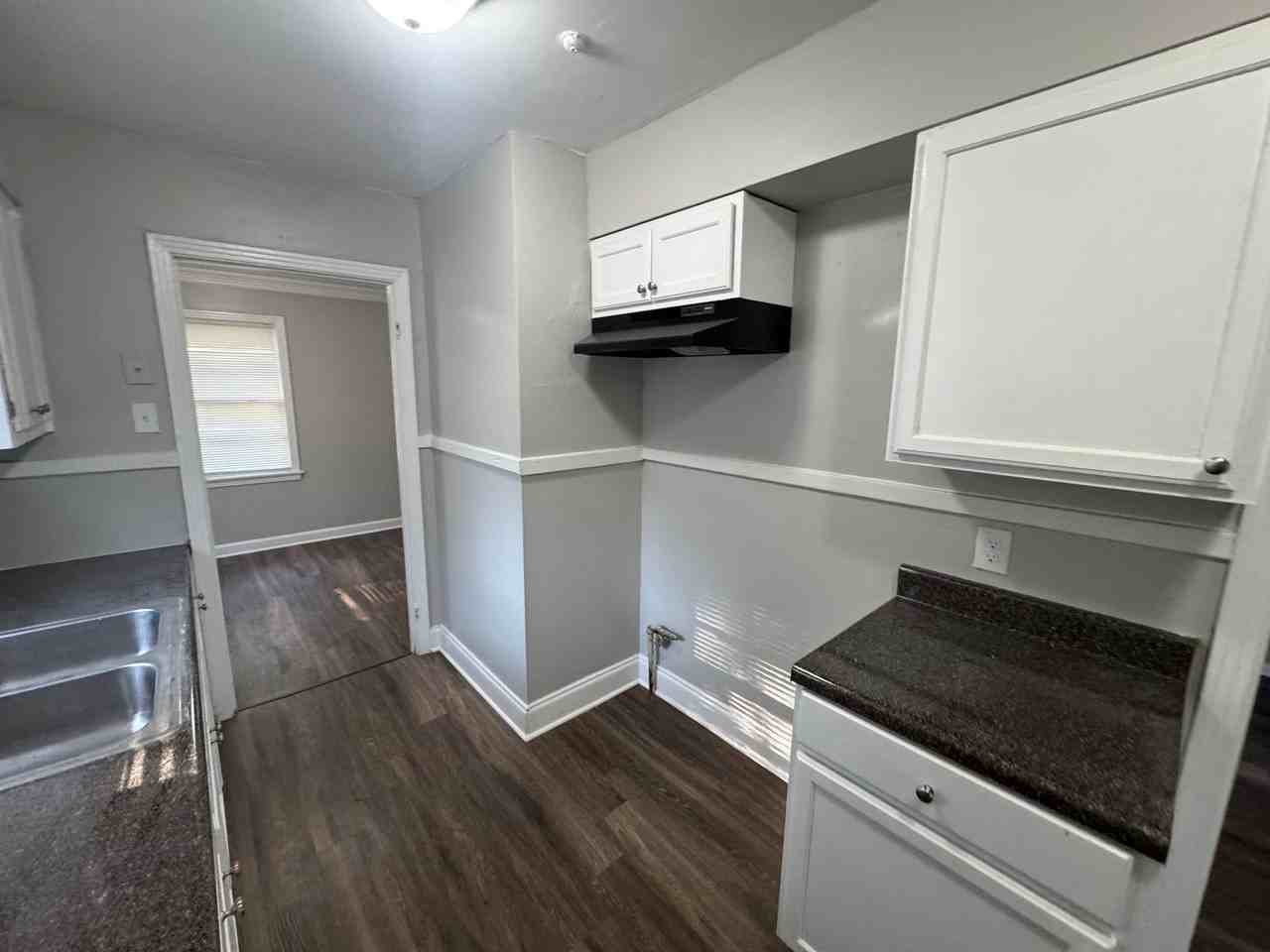 280 Ivan Rd - Photo 2 of 8