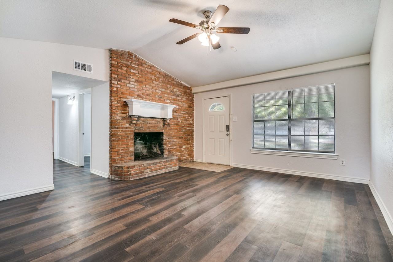 818 Quinette Drive - Photo 2 of 13