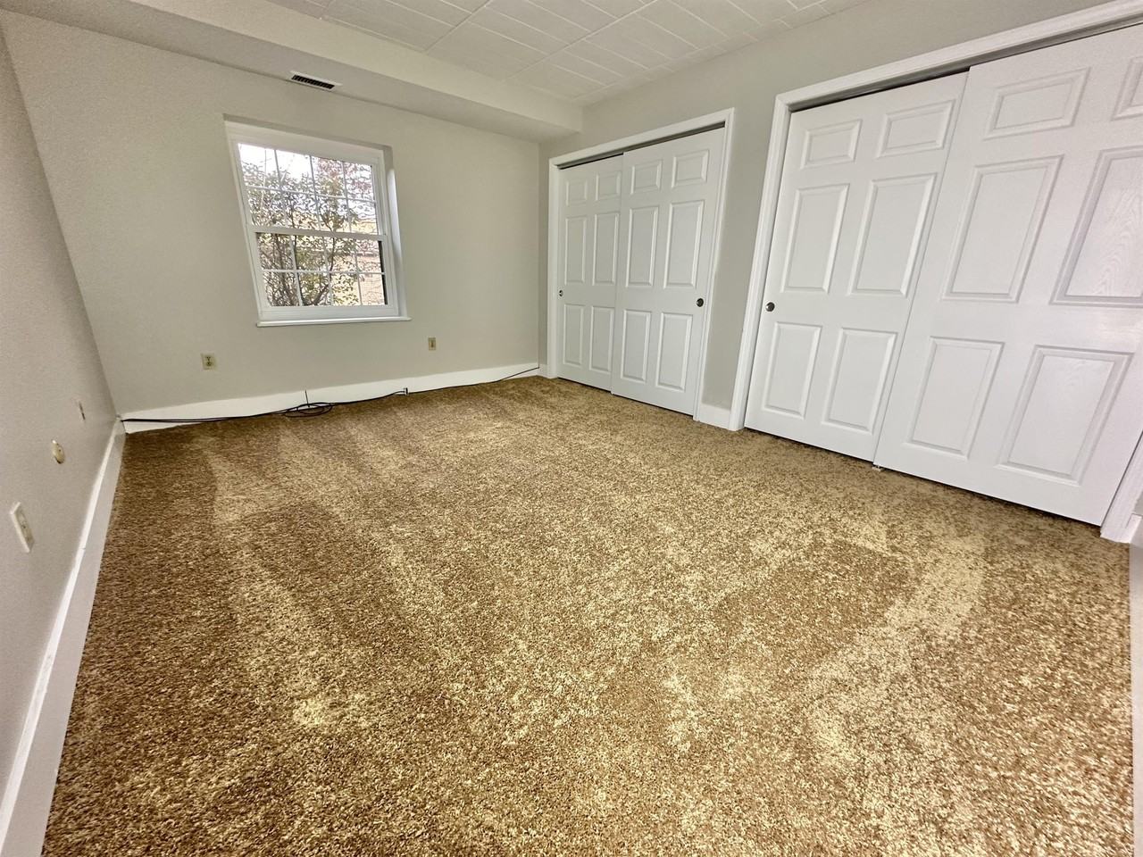 COLONIAL ARMS APARTMENTS -- 009 - Photo 6 of 48