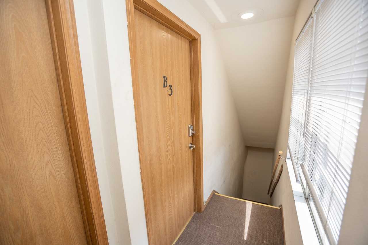 210 East Dunklin Street - Photo 2 of 11