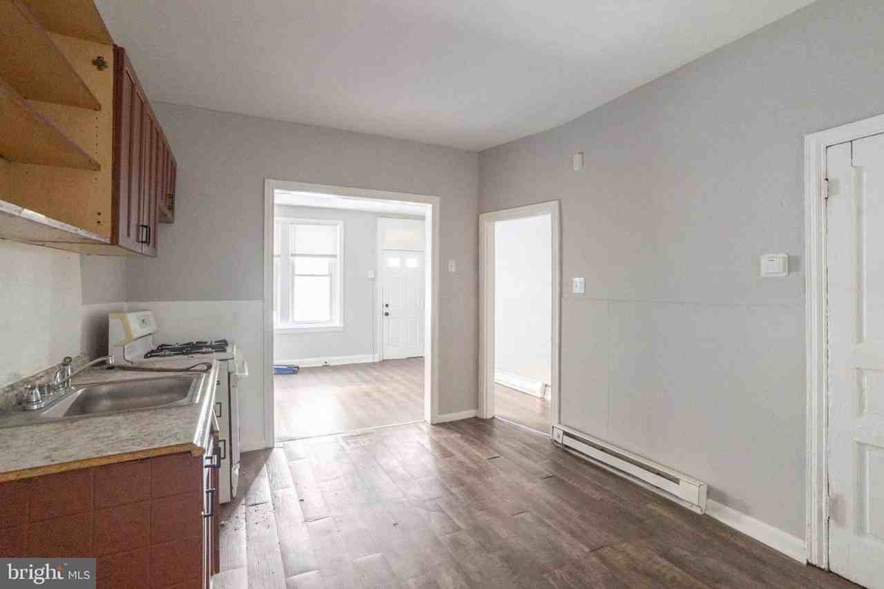 5612 Utah St - Photo 2 of 12