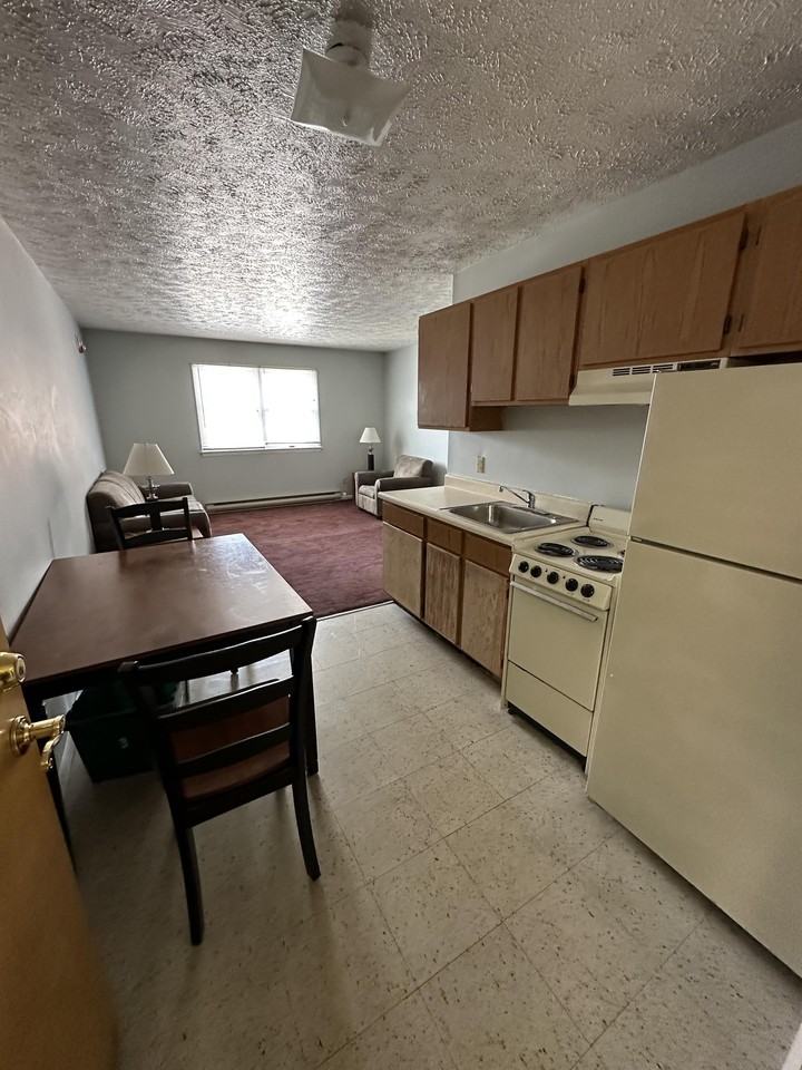 713 School Street - Photo 4 of 22