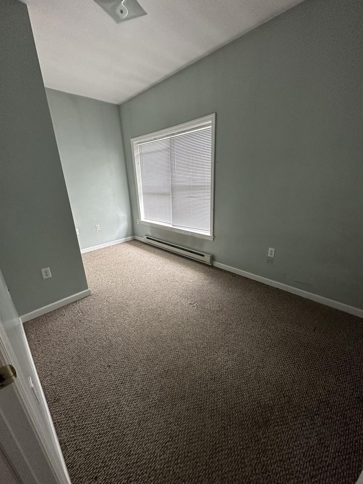 713 School Street - Photo 4 of 19