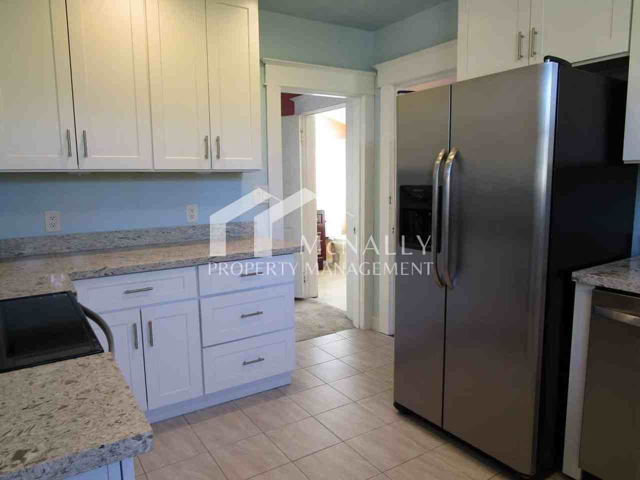 1814 N Proctor St - Photo 7 of 24