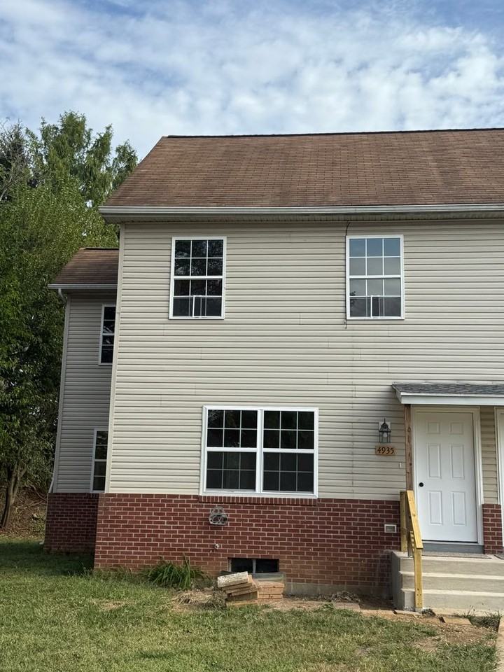 4935 Byers Road - Photo 2 of 22