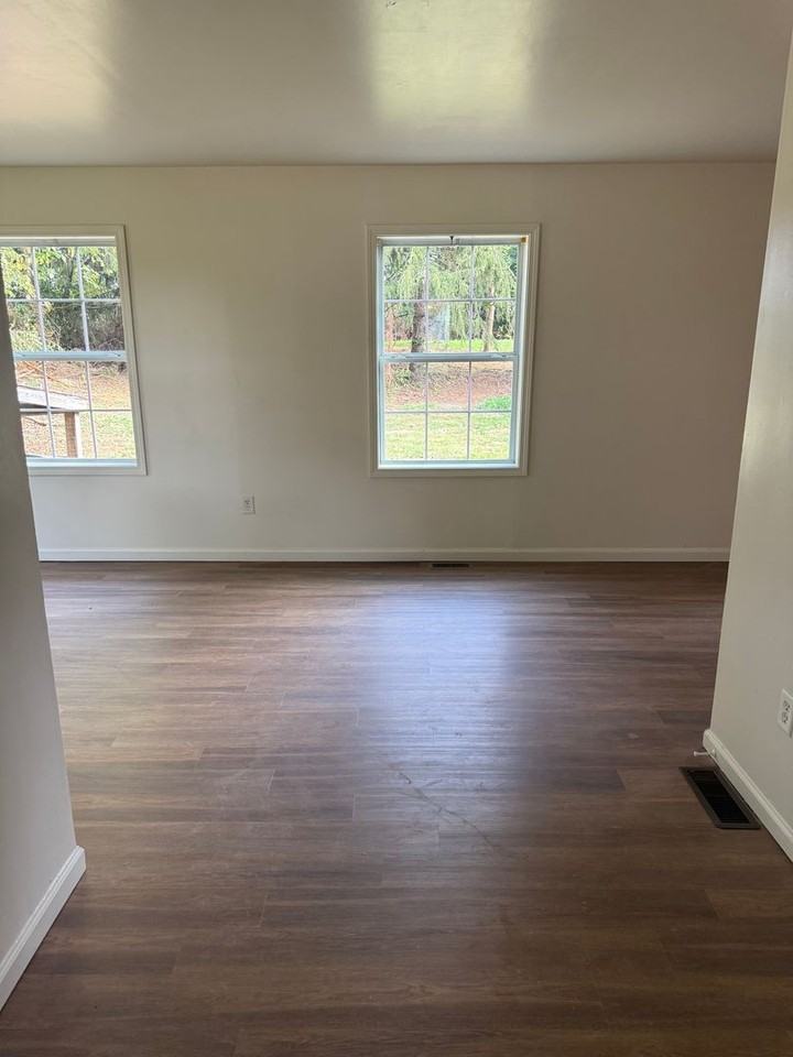 4935 Byers Road - Photo 5 of 22