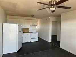 featured image of 306 E Roberts Ave