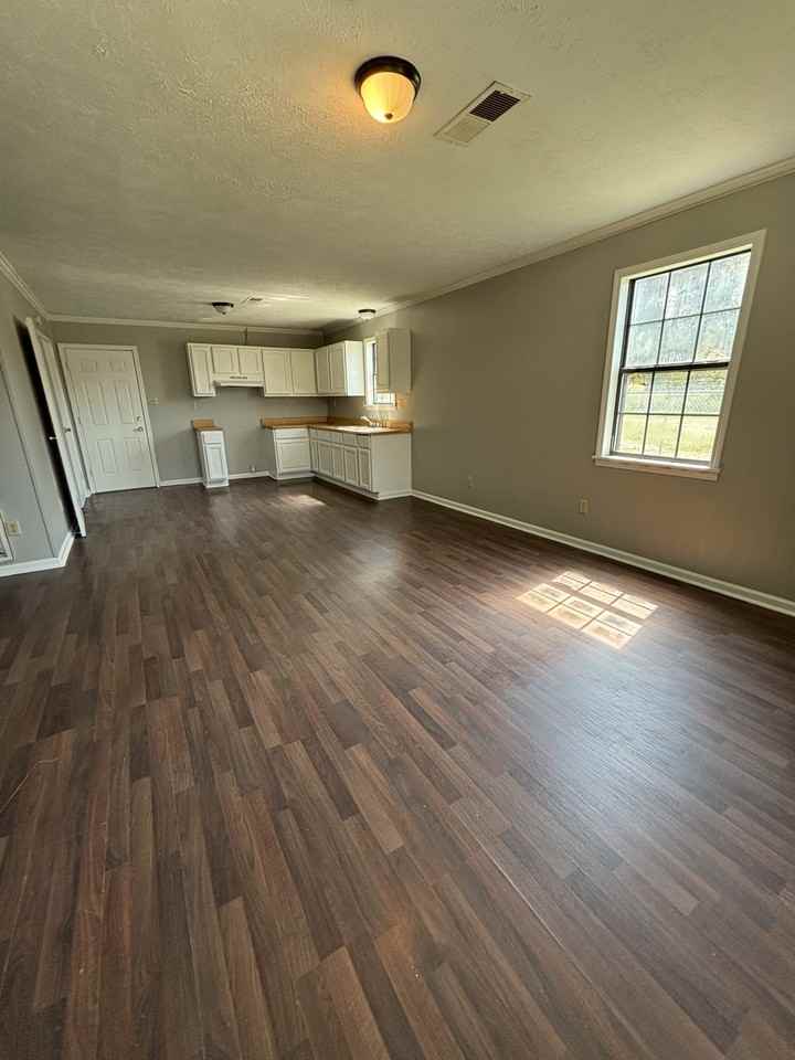 104 N Bond Ave Brownsville - Photo 4 of 9