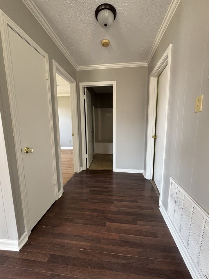 104 N Bond Ave Brownsville - Photo 7 of 9