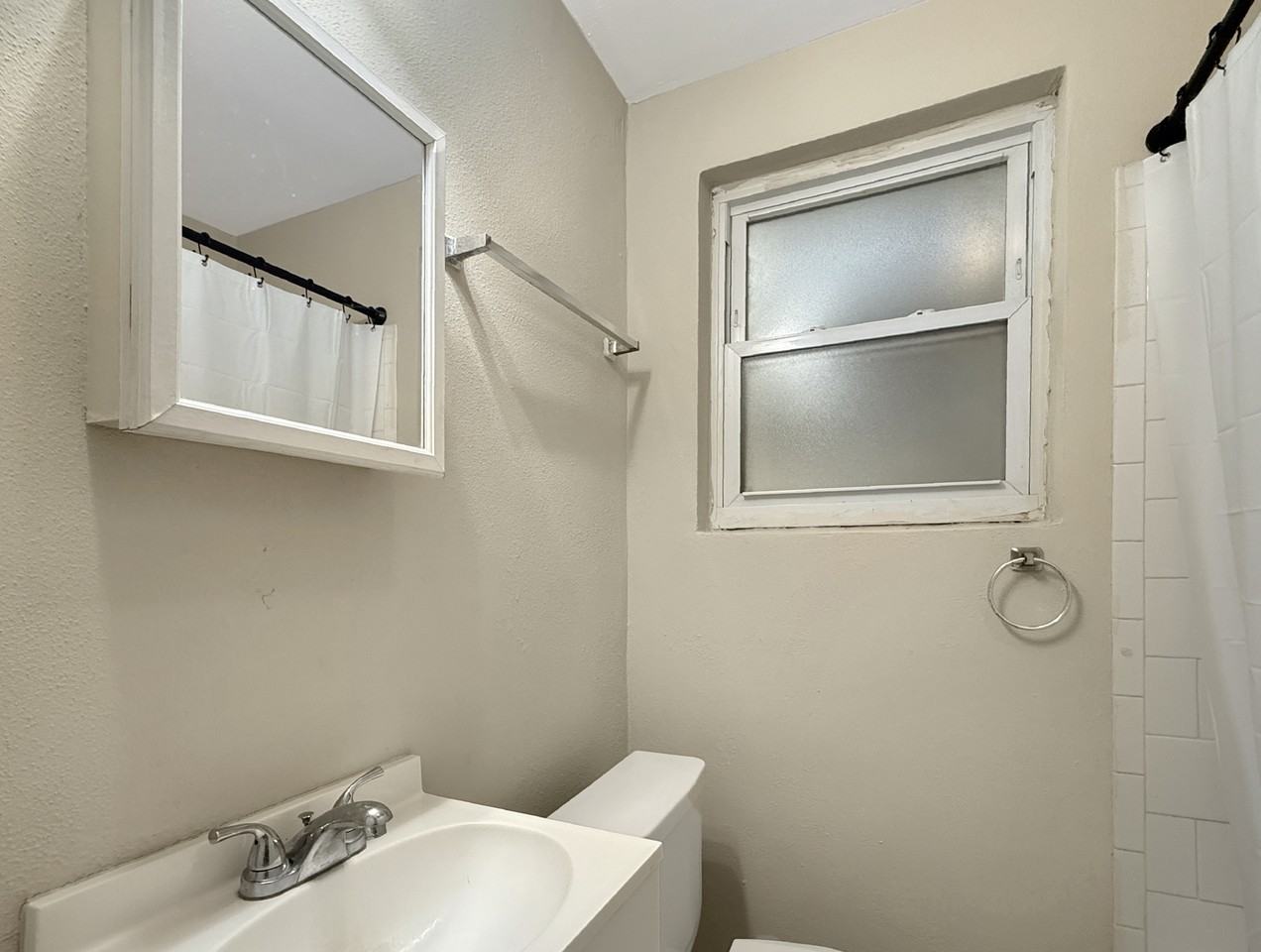 1317 Harrison Ave - Photo 3 of 10