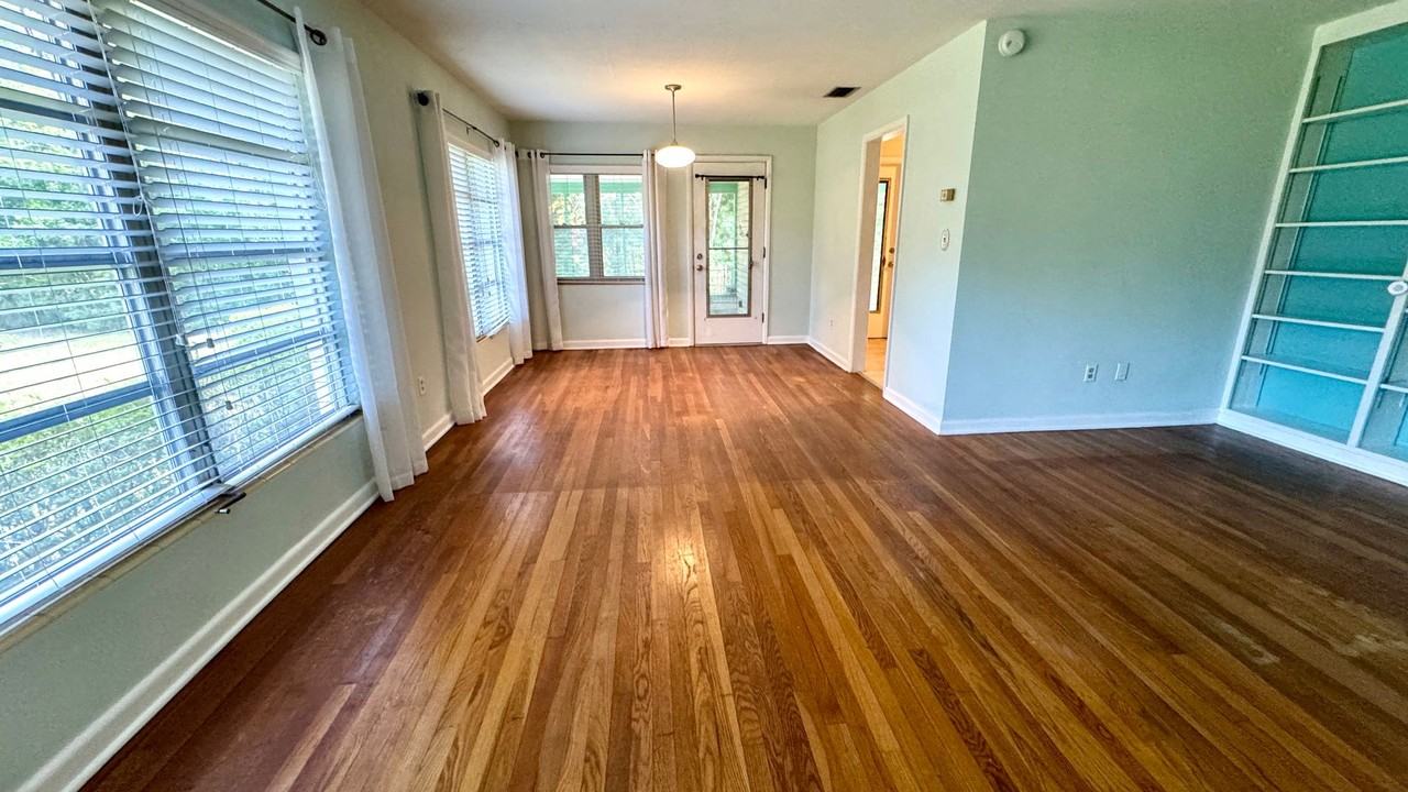 738 Nw 25th Ave - Photo 3 of 13