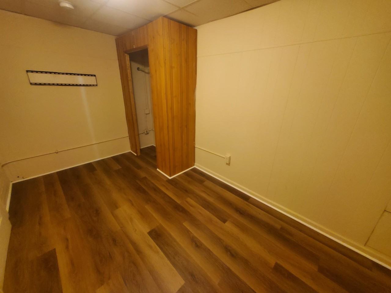 960 N 11th St - Photo 2 of 7