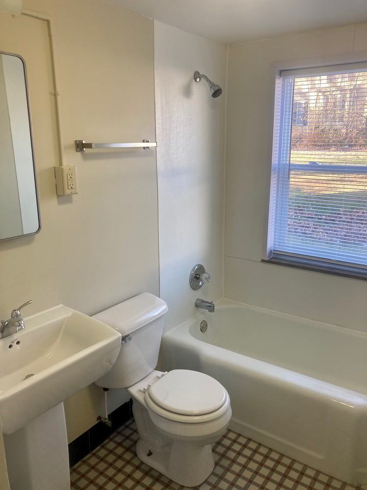 945 S 4th Street - Photo 3 of 10