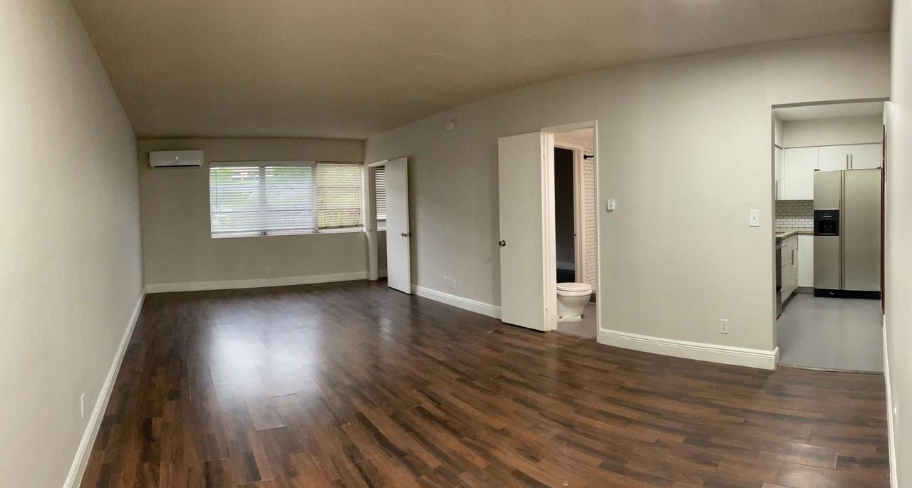 1941 Ne 51st St - Photo 2 of 11