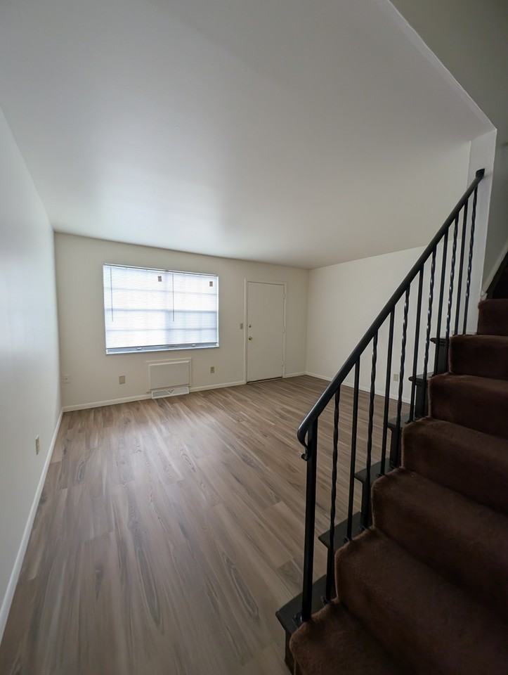 Hamilton Arms Apartments - Photo 4 of 17