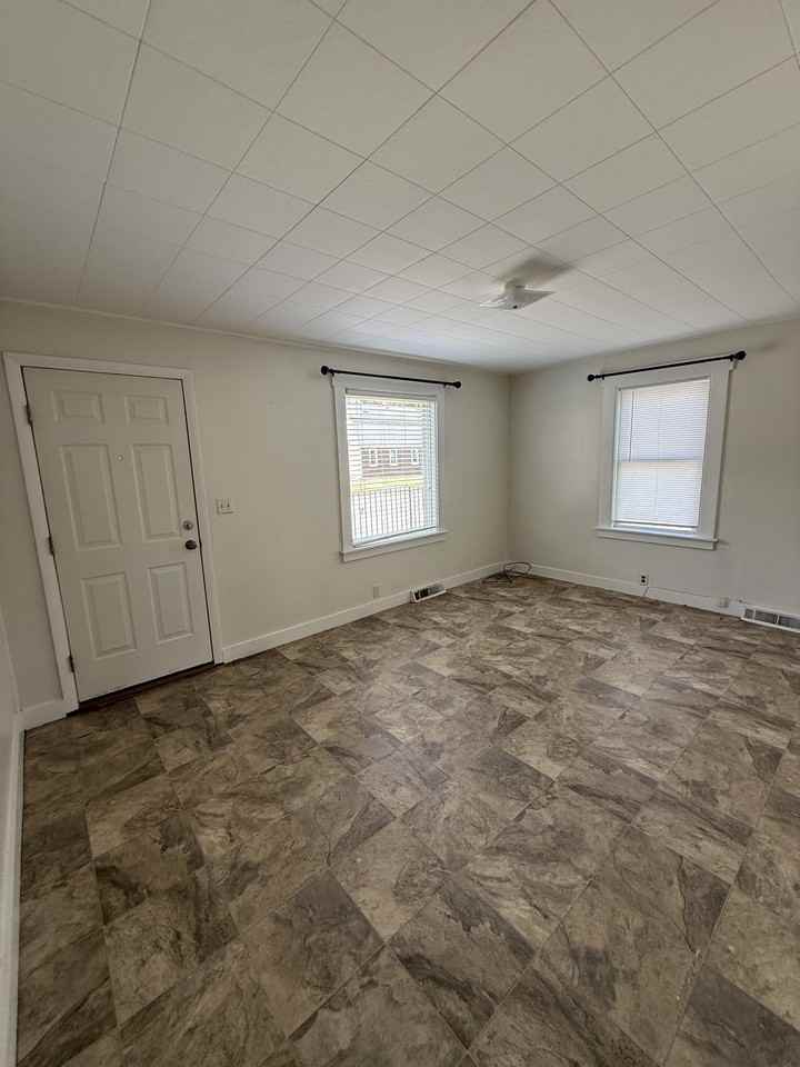212 Norway Street - Photo 4 of 7
